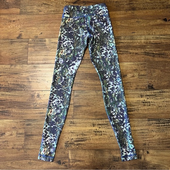 LULULEMON Wunder Under Luxtreme Floral Sport Leggings Size 2 EUC 29” - Picture 7 of 9